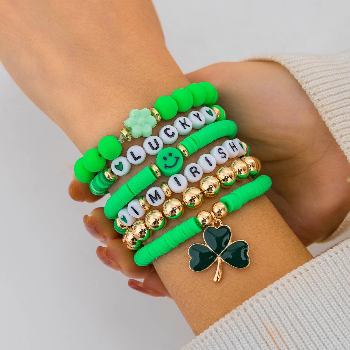 MULTI-LEAF CLOVER LETTER SIMPLE BEADED BRACELET