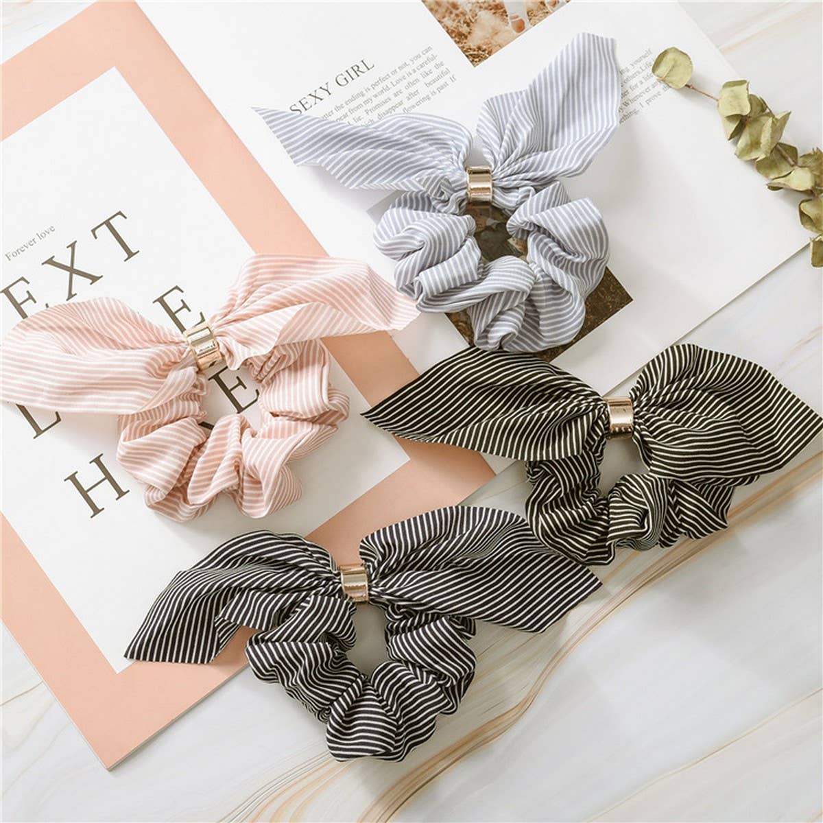 RABBIT EARS STRIPED LARGE INTESTINE HAIR TIE_CWAHA2437