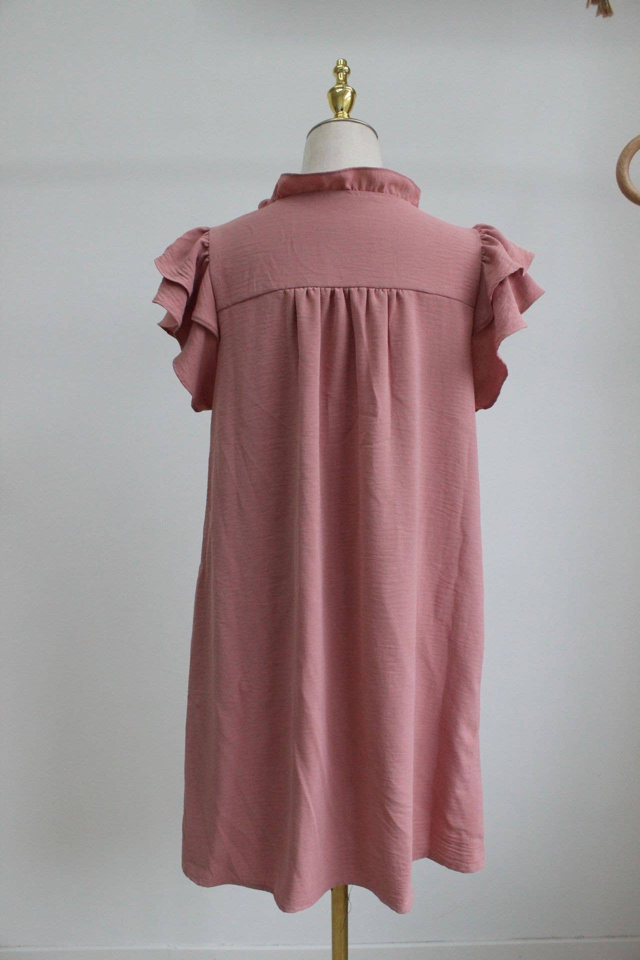 Fashionable V-neck ruffled short-sleeved dress