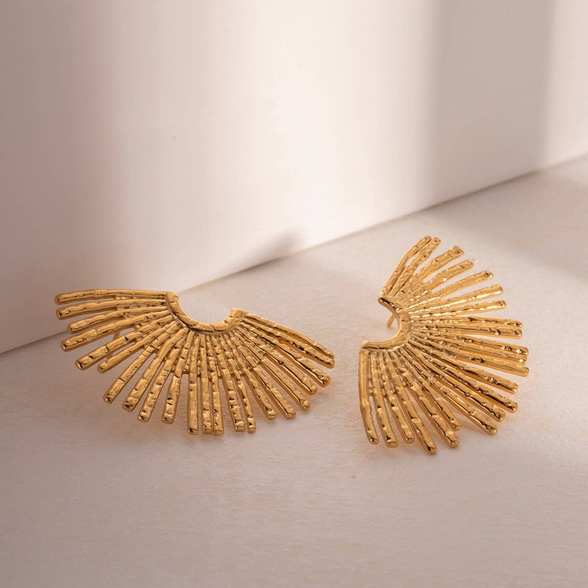 FASHIONABLE AND STYLISH HALF SUNFLOWER EARRINGS_CWASC1660
