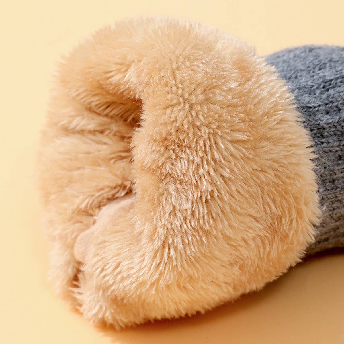 CWAG00581_MEN WINTER DOUBLE LAYER KNIT TOUCHSCREEN GLOVES