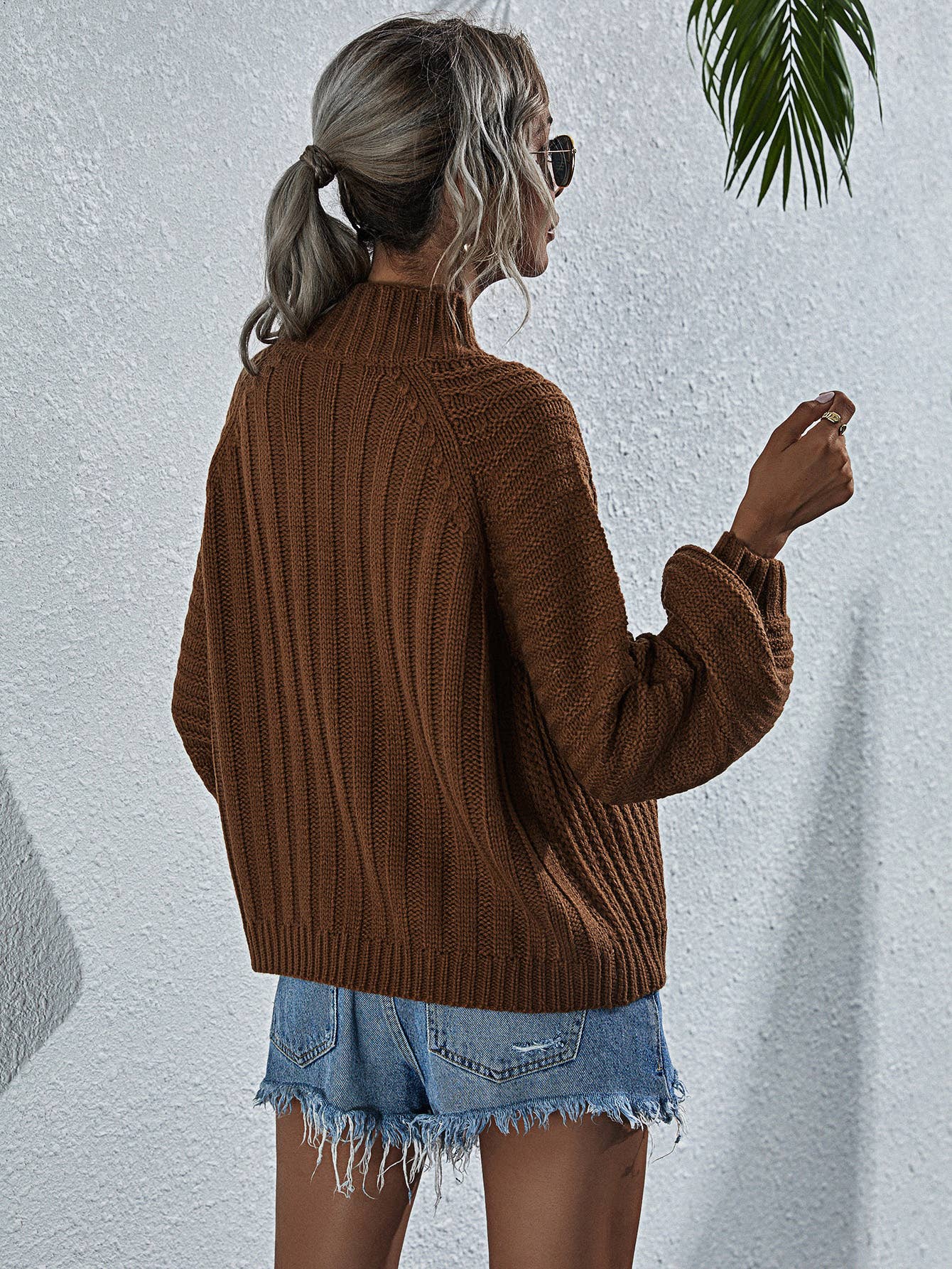 BOTTOM HOLLOWED-OUT COMMUTER KNIT