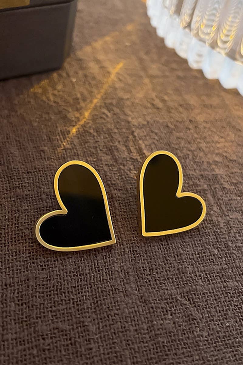 BLACK HEART STUD EARRINGS_CWAJE0296
