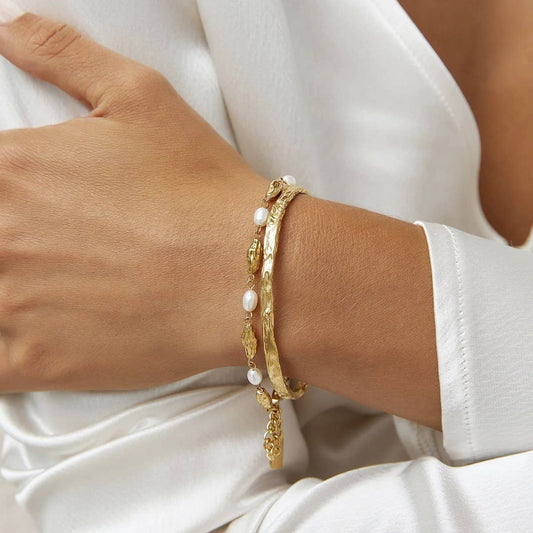 18K Gold Hammered Open Bangle, Versatile Style_CWAJE4682