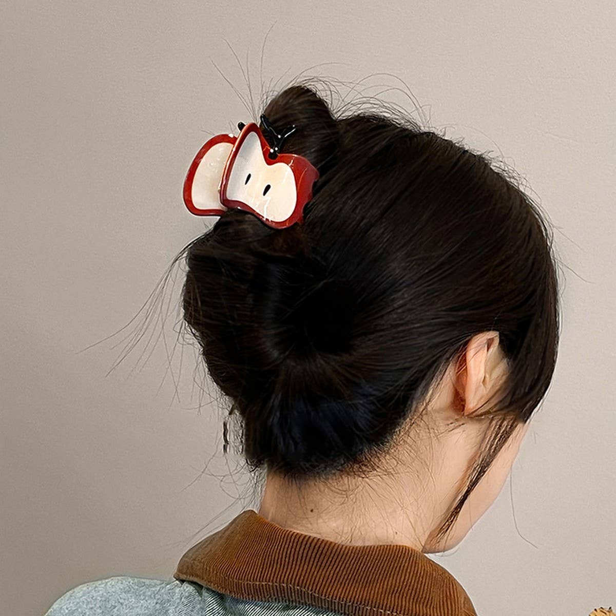 SWEET AND CUTE RED APPLE CLAW SHARK CLIP