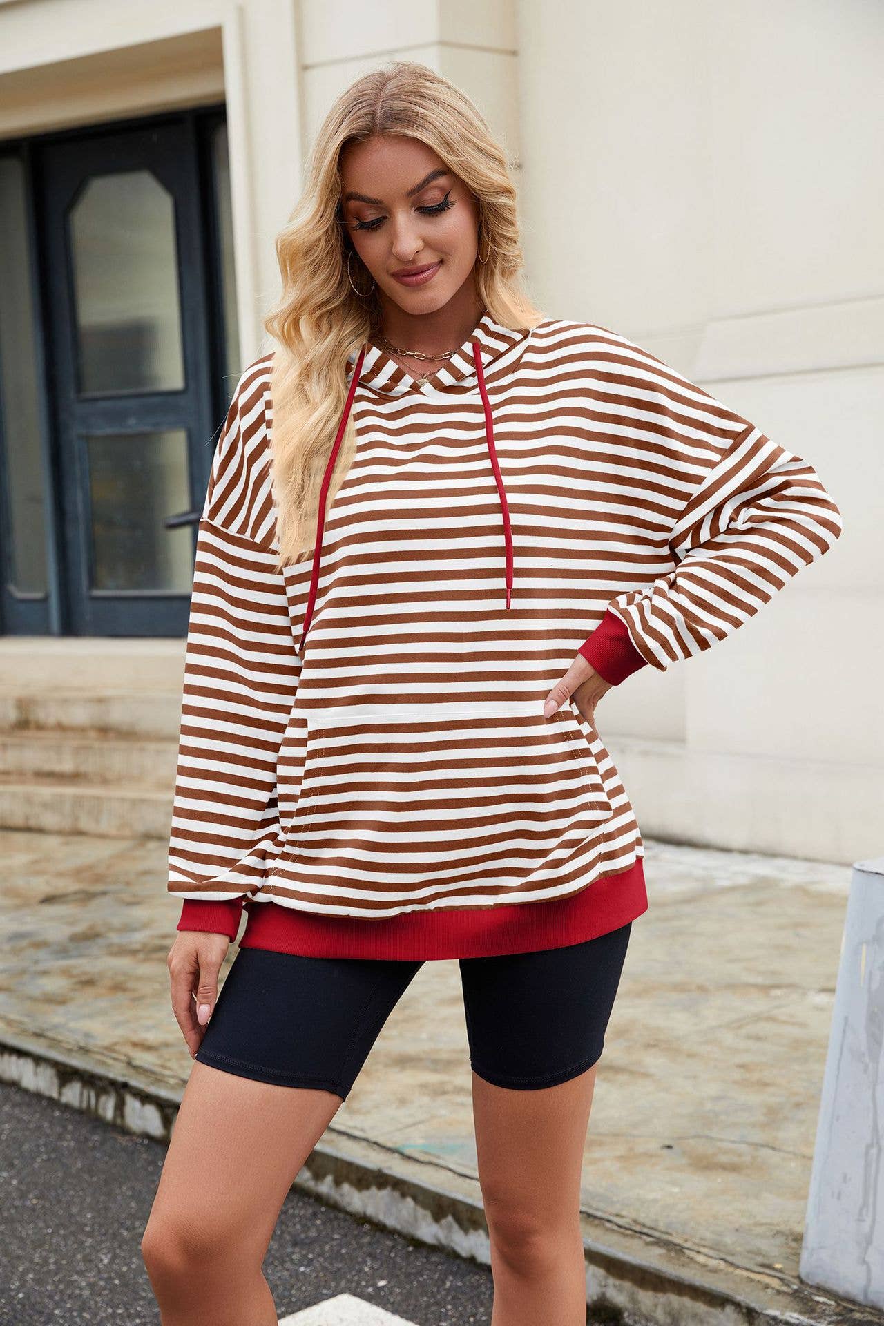 Contrasting colors Striped hooded sweatshirt