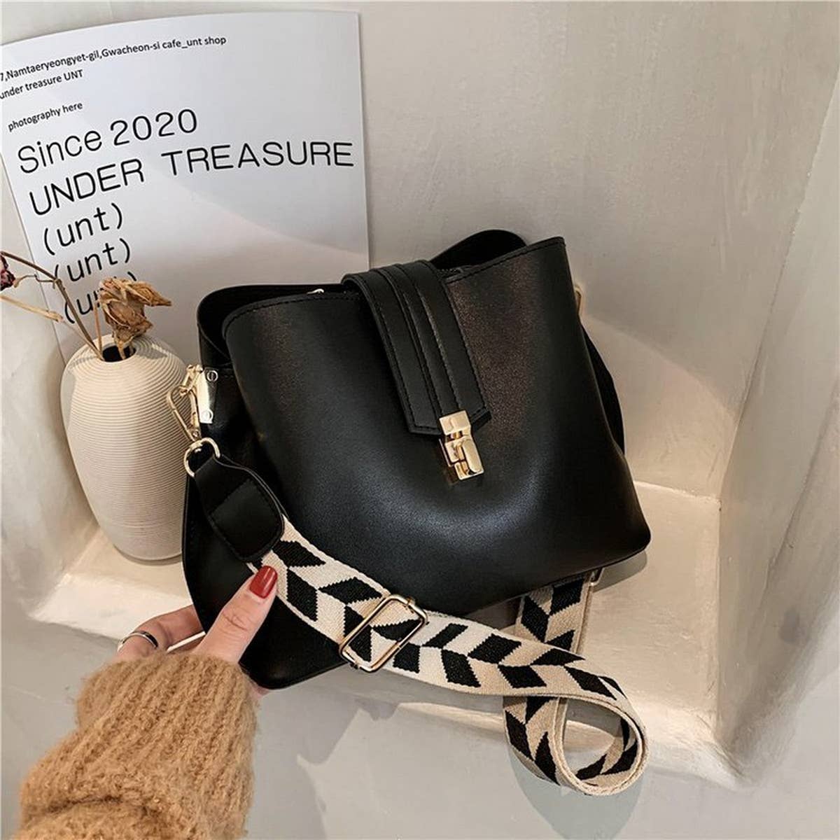 WOMEN RETRO SHOULDER BUCKET BAG_CWAB1552