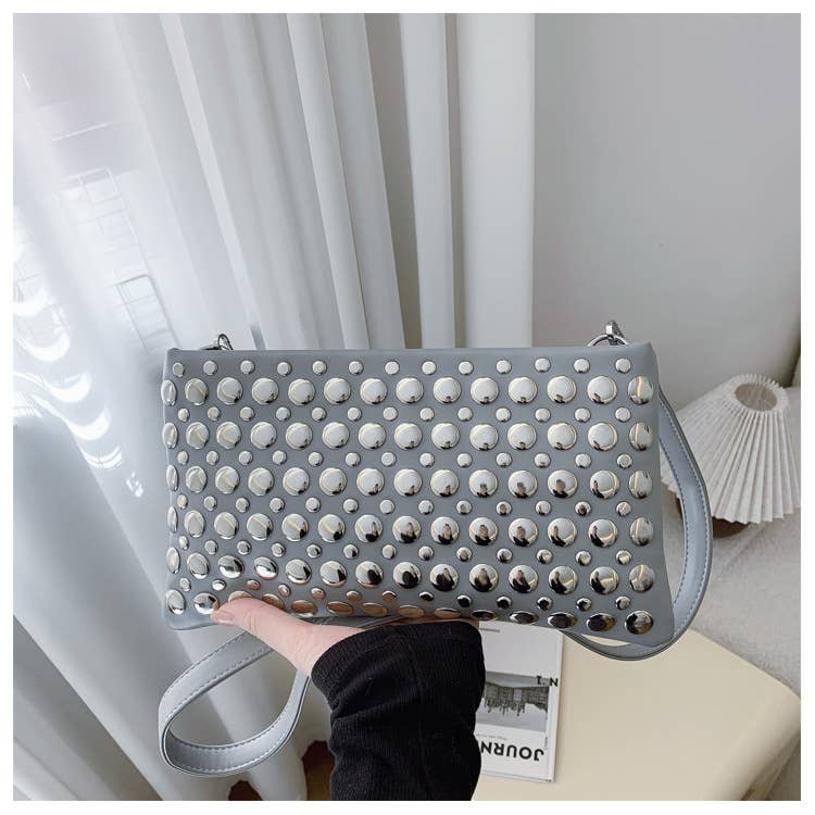 Personalized trendy riveted single-shoulder bag