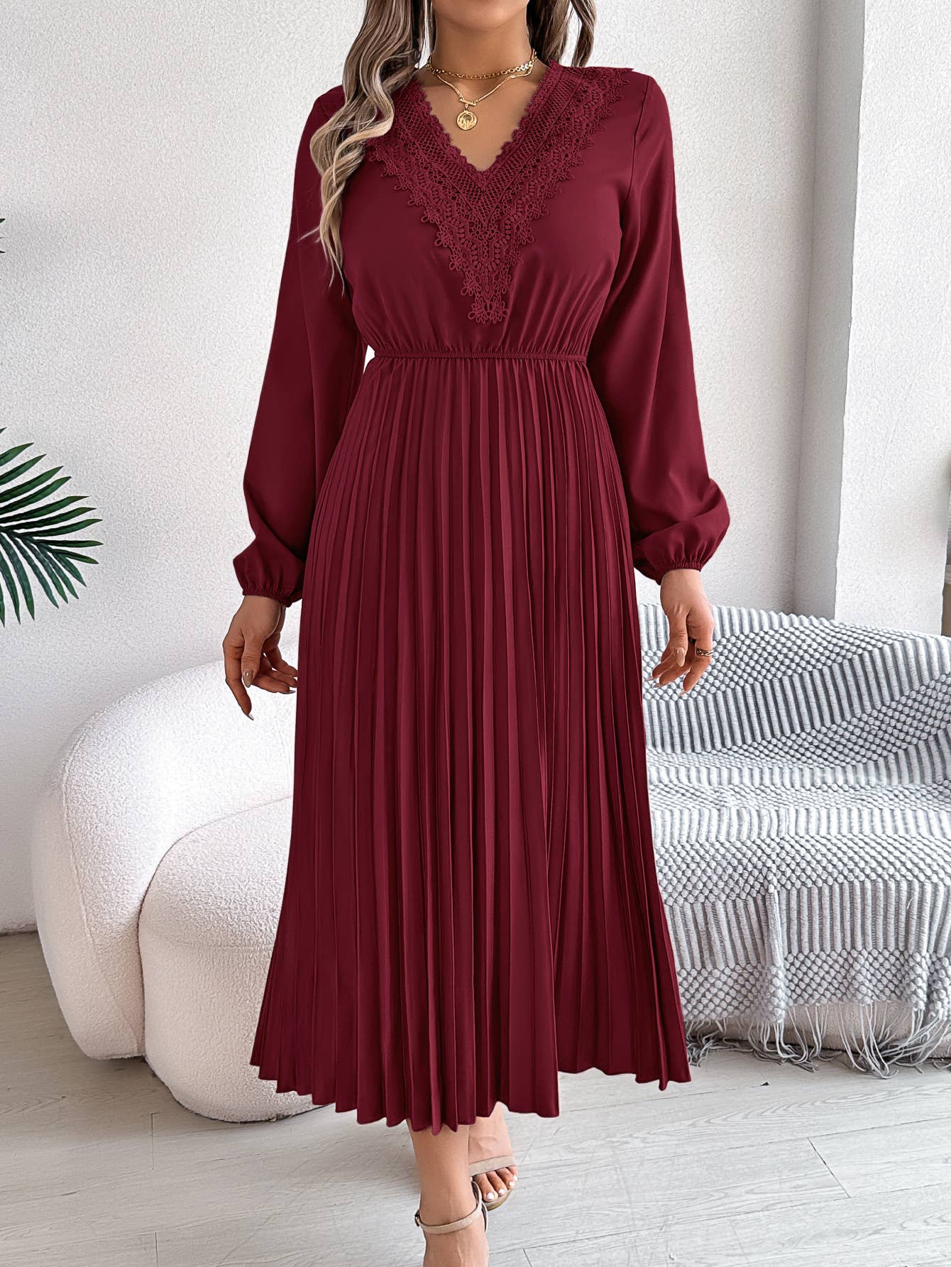 Elegant temperament V-neck waist pleated dress
