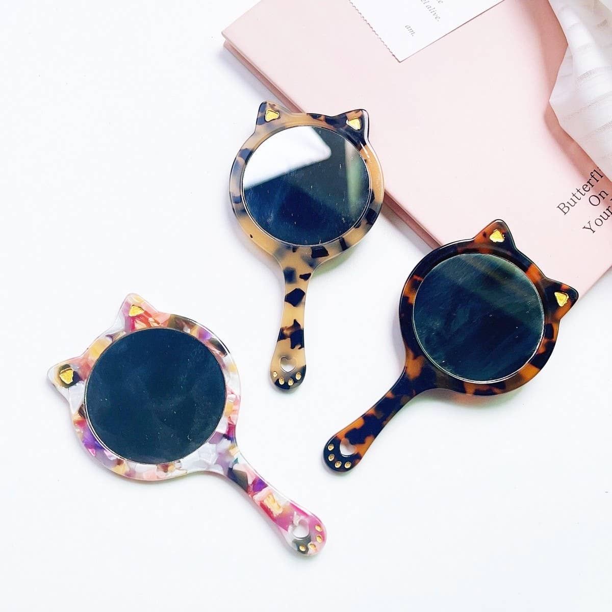 Acetate Cat-Shaped Portable Makeup Mirror_CWMM6394