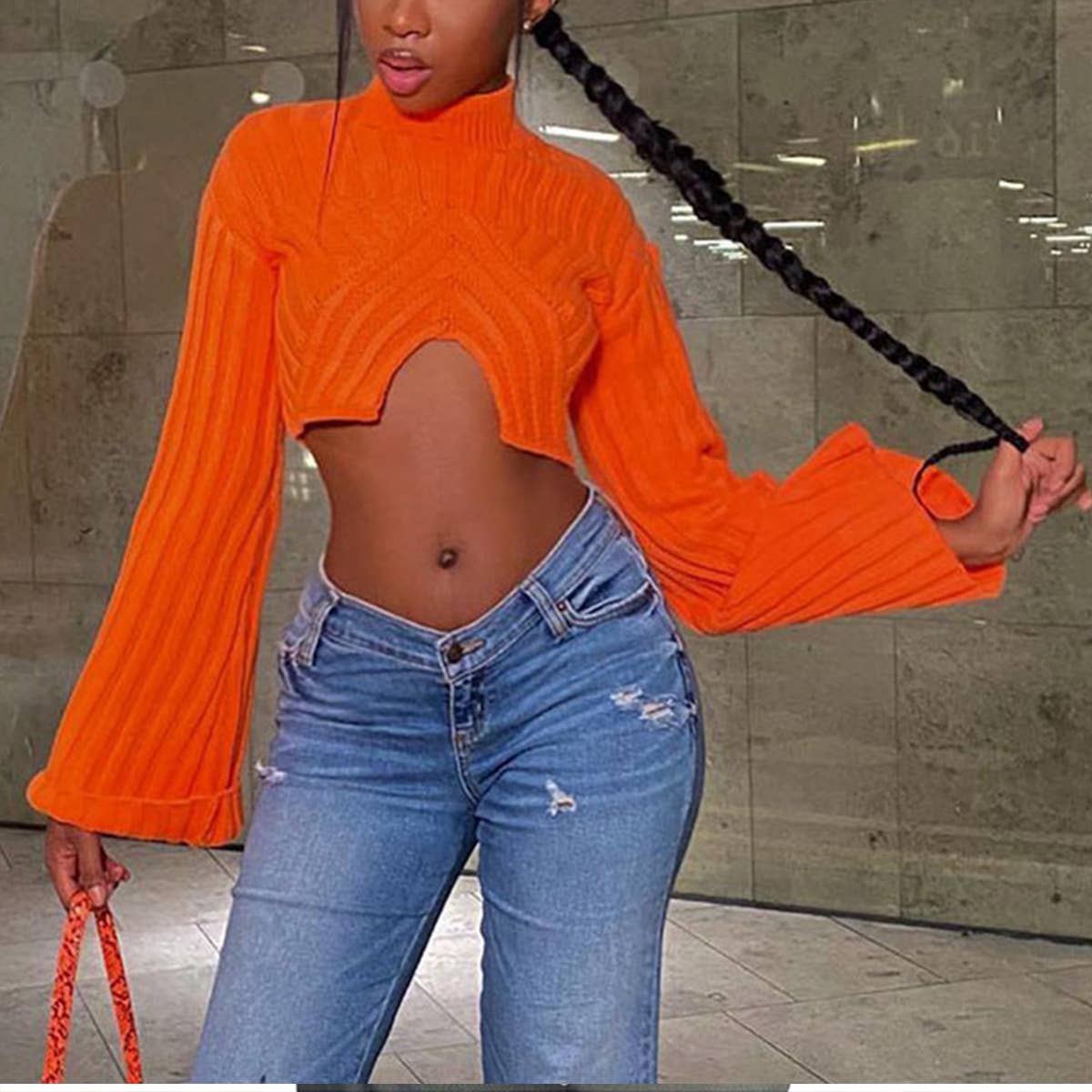 CREW-NECK TIGHT IRREGULAR CROP SWEATER