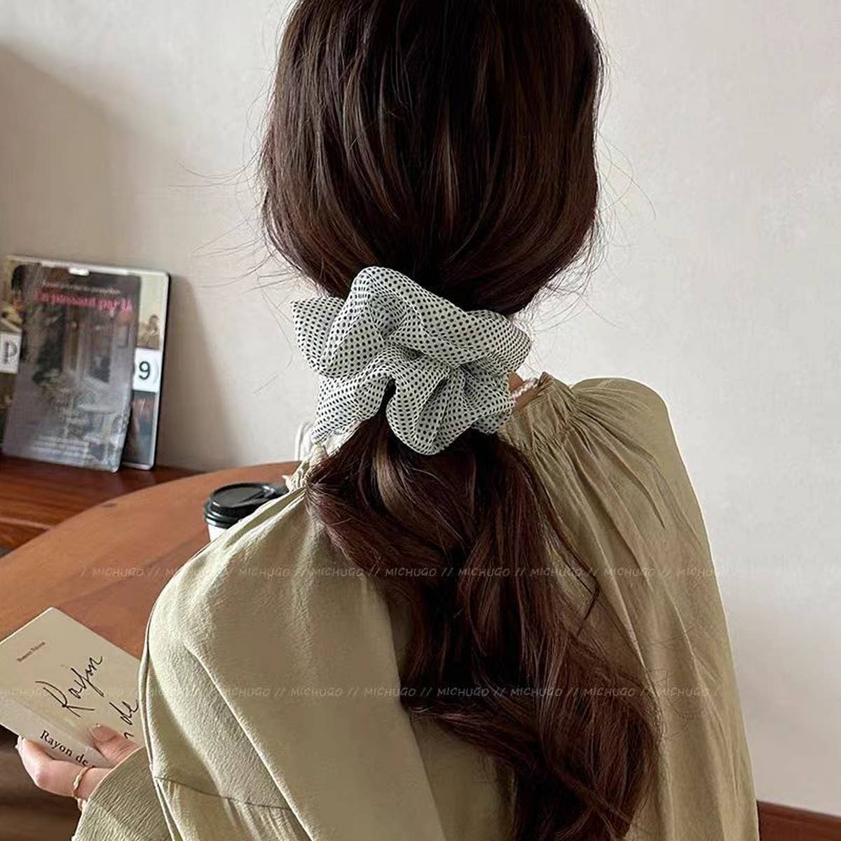RETRO POLKA DOTS HAIR SCRUNCHIES_CWAHA2823