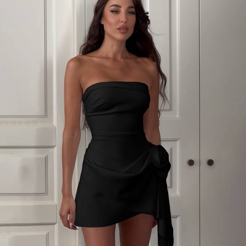 A stylish and elegant sleeveless strapless dress