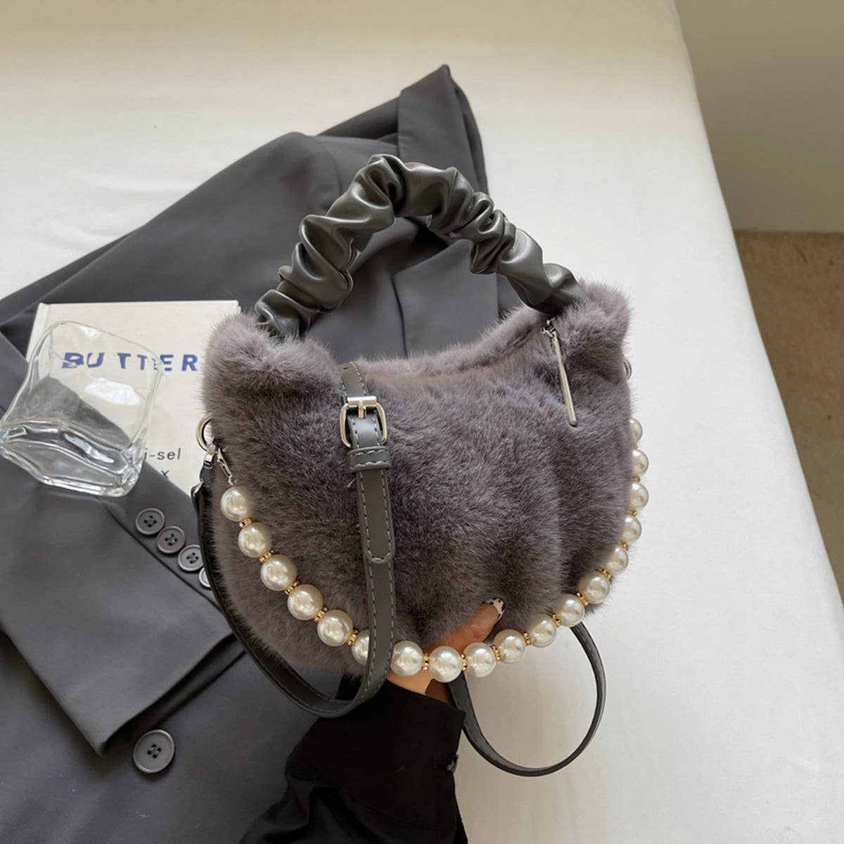 WINTER VERSATILE SHOULDER AND CROSSBODY PLUSH BAG_CWAB3972