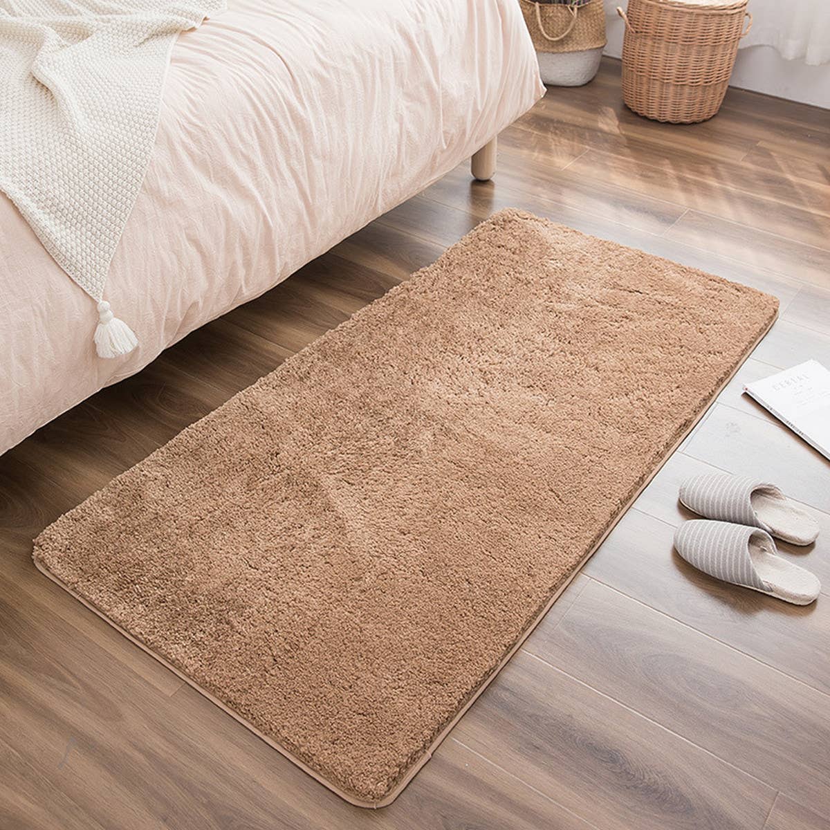 HOUSEHOLD NON-SLIP ABSORBENT BATHROOM MAT