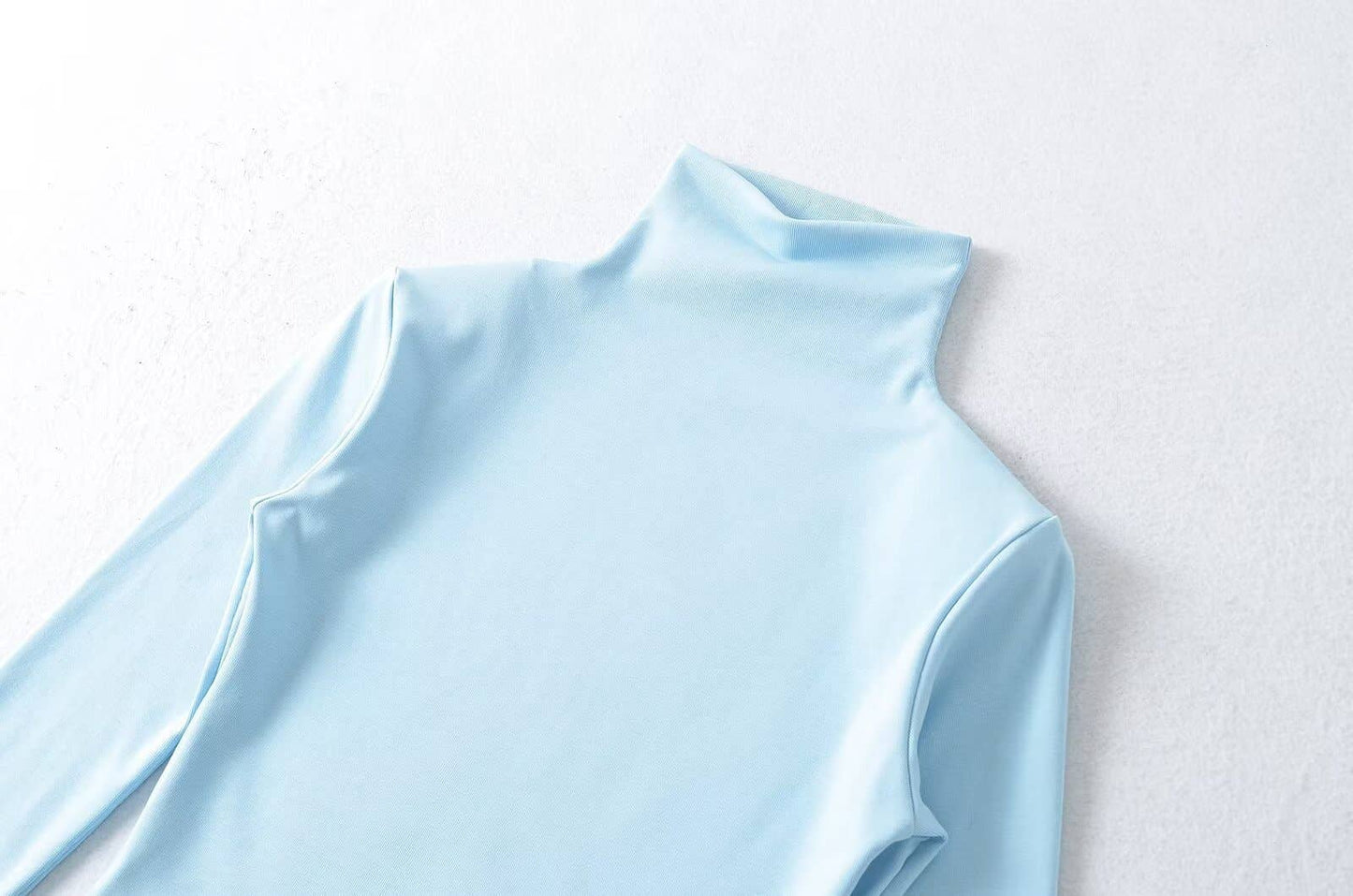 CASUAL SHOULDER PAD SHORT VELVET TURTLENECK BASE