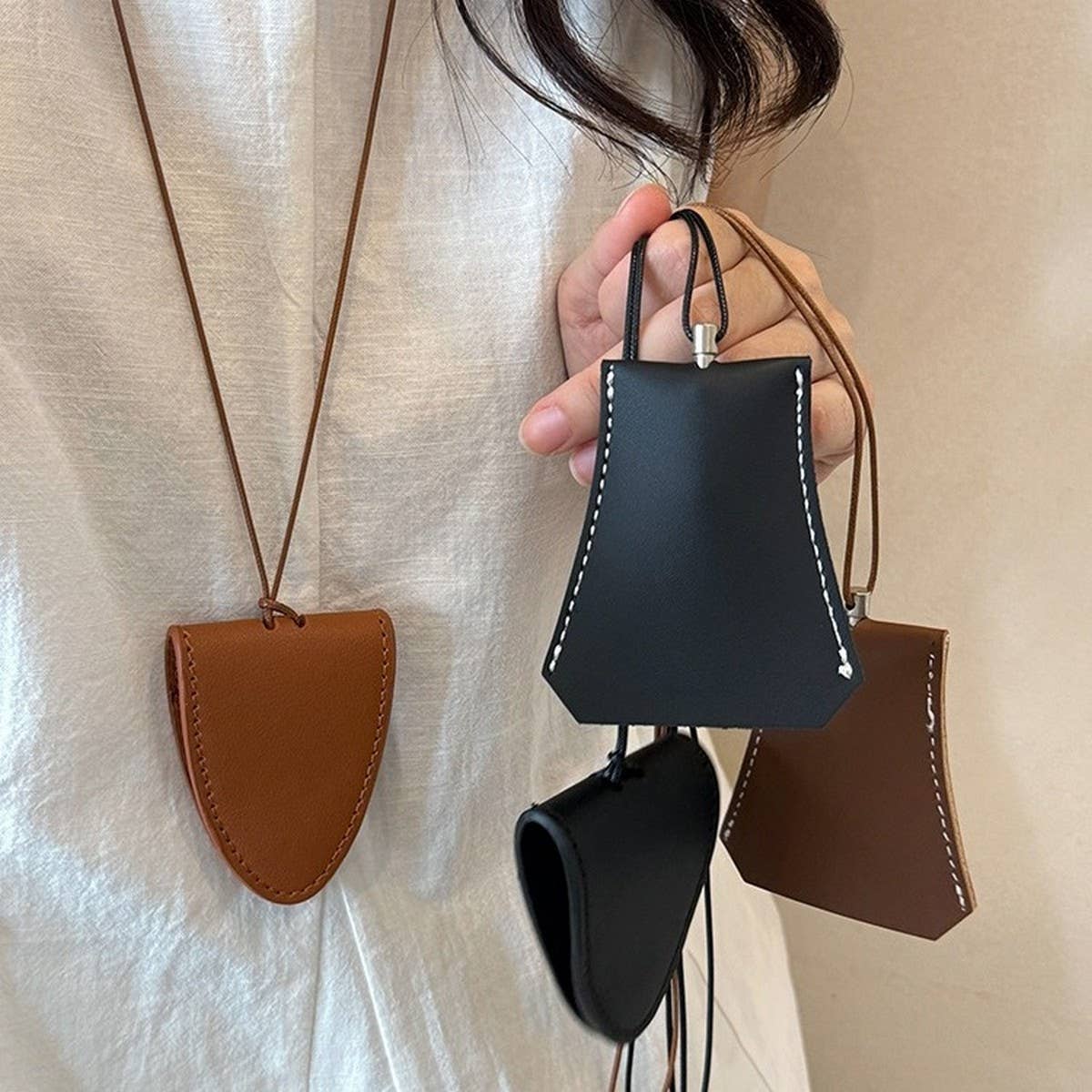GEOMETRIC HANGING NECK TEMPERAMENT BAG NECKLACE