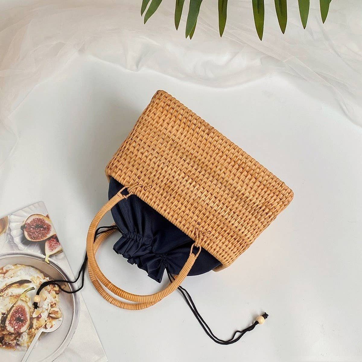 HANDMADE RATTAN BASKET SHELL STORAGE HANDBAG