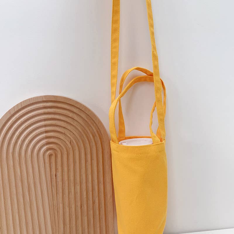 Portable and portable slanting water cup bag