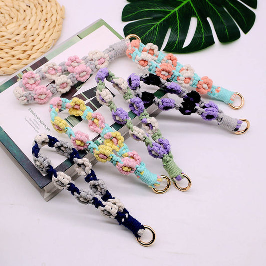 FLOWER DESIGN WOVEN KEYCHAIN