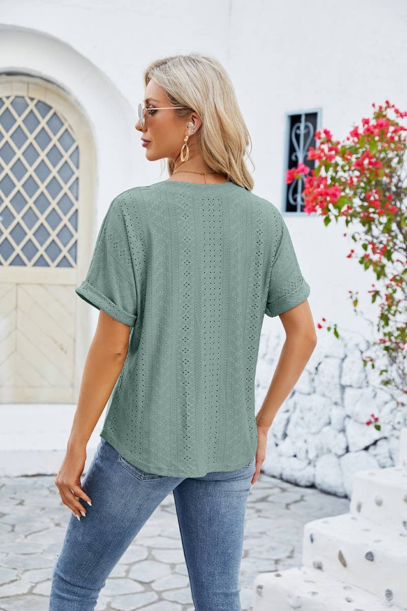 CWTBLS0884_V-NECK CUFFED SHORT-SLEEVED BUTTON-DOWN T-SHIRT