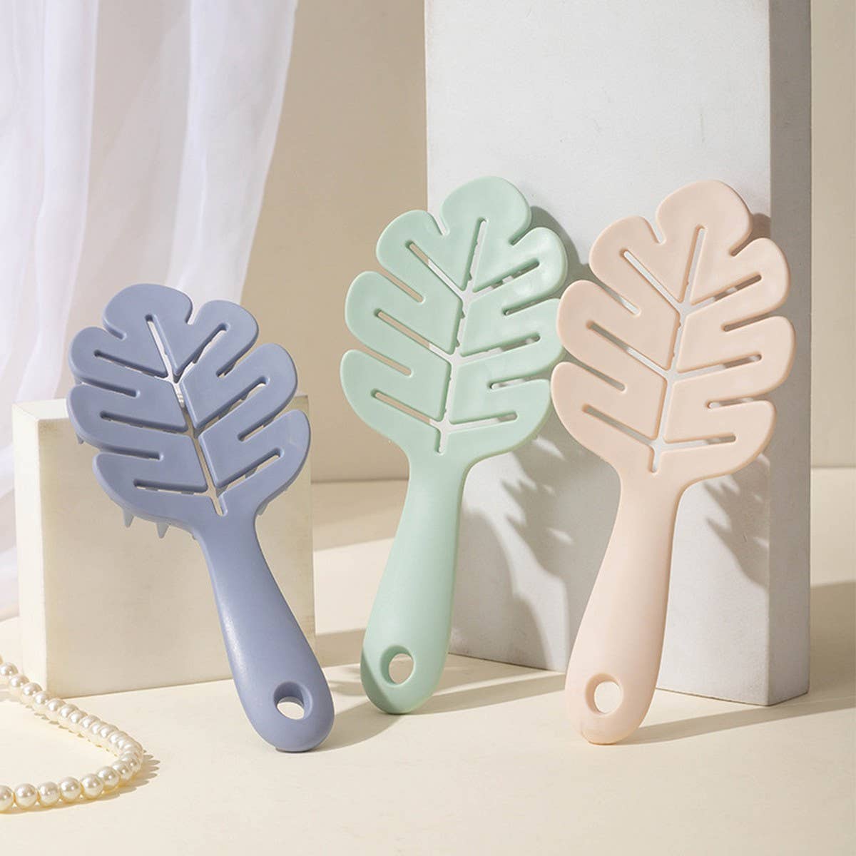 CWMM6942_LONG HANDLE COARSE TEETH MEN'S MASSAGE COMB