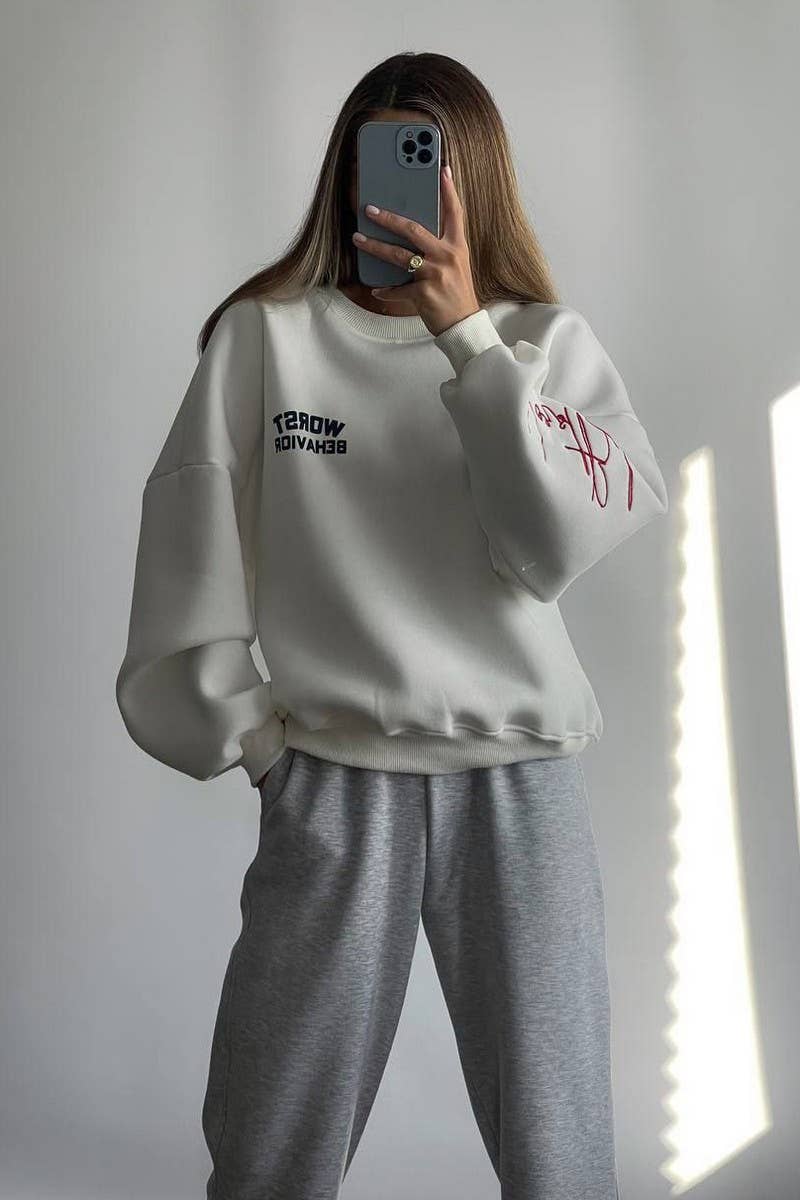 CWTBLL3448_CONTRAST COLOR LETTERING EMBROIDERED SWEATSHIRT