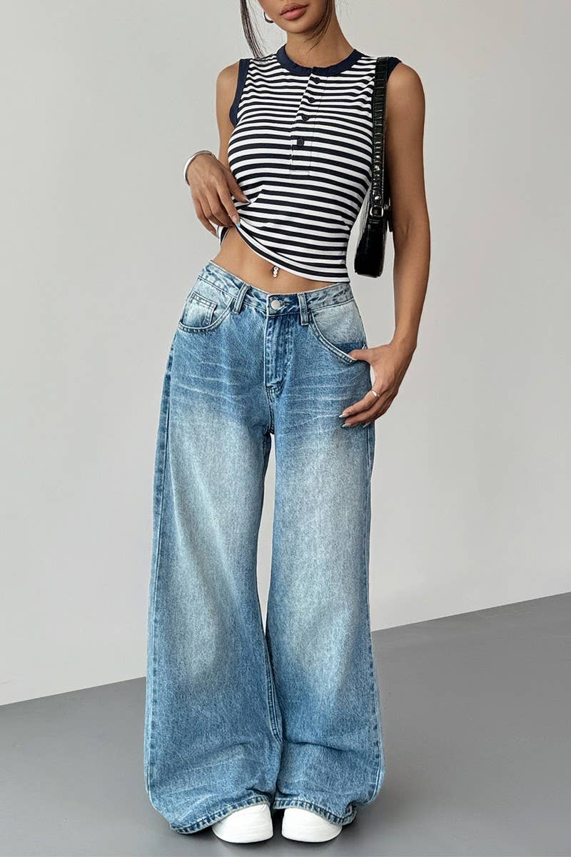 CWTBLSL0891_STRIPED CREW NECK SLEEVELESS CROP TANK TOP