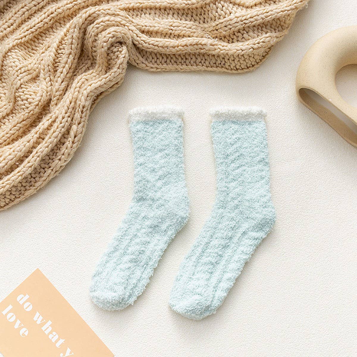 NON-SHEDDING THICK SOLID COLOR MID-TUBE SOCKS_CWMS0972