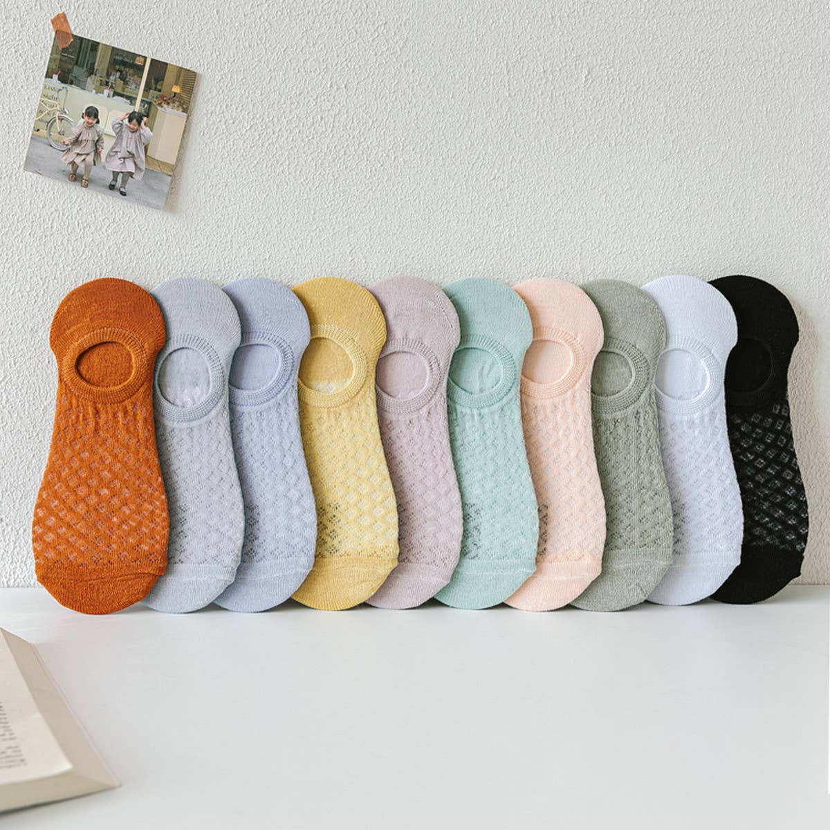 WOMEN LIGHT NON-SLIP NON-FALLING INVISIBLE SOCKS