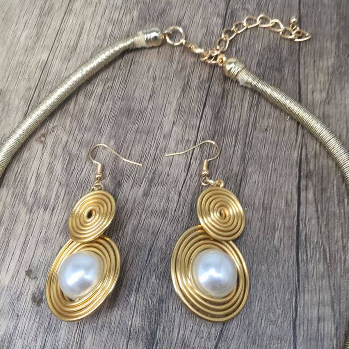 HAND-WOVEN IMITATION PEARL NECKLACE EARRING SET