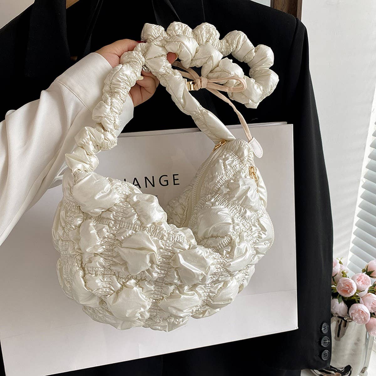 Silver Puffy Cloud Dumpling Shoulder Bag_CUAB00511