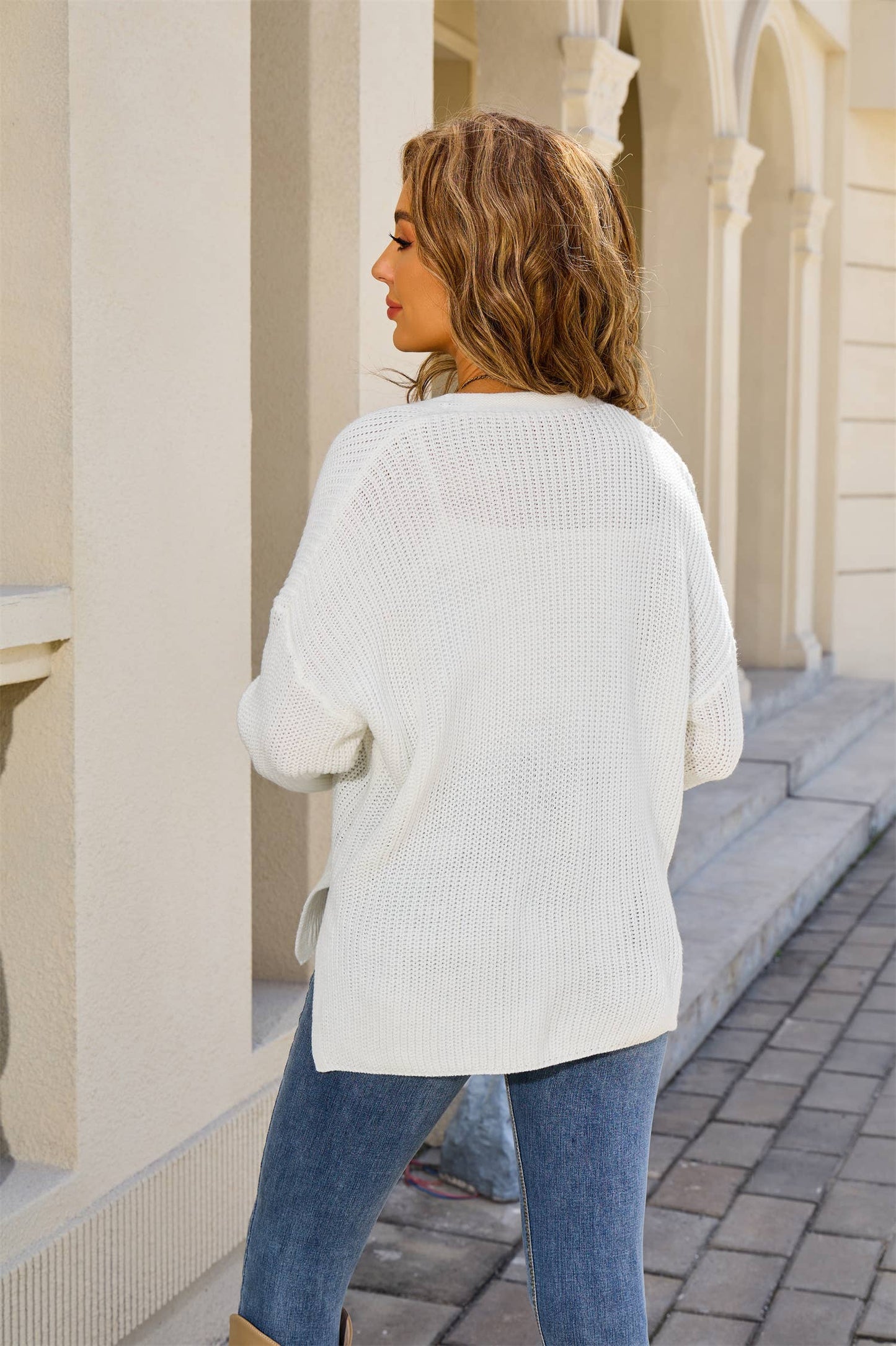 Fashionable V-neck loose knitted cardigan