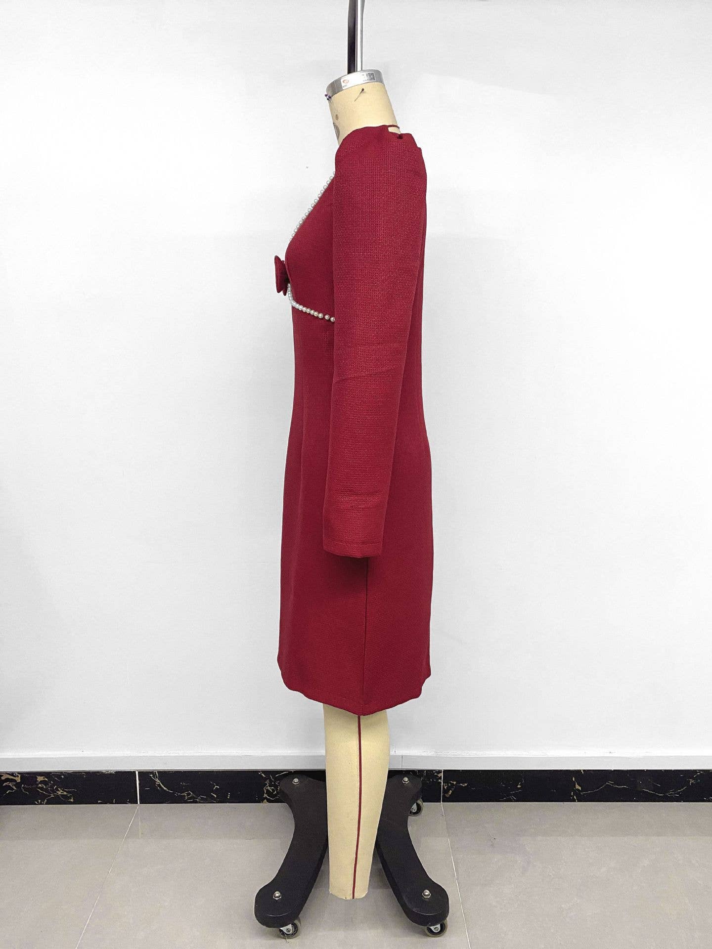 Bow pearl deep V-neck long-sleeved dress