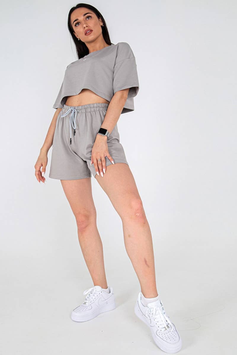 CWSS0528_CREW-NECK SHORT-SLEEVED TOP AND SHORTS SUIT