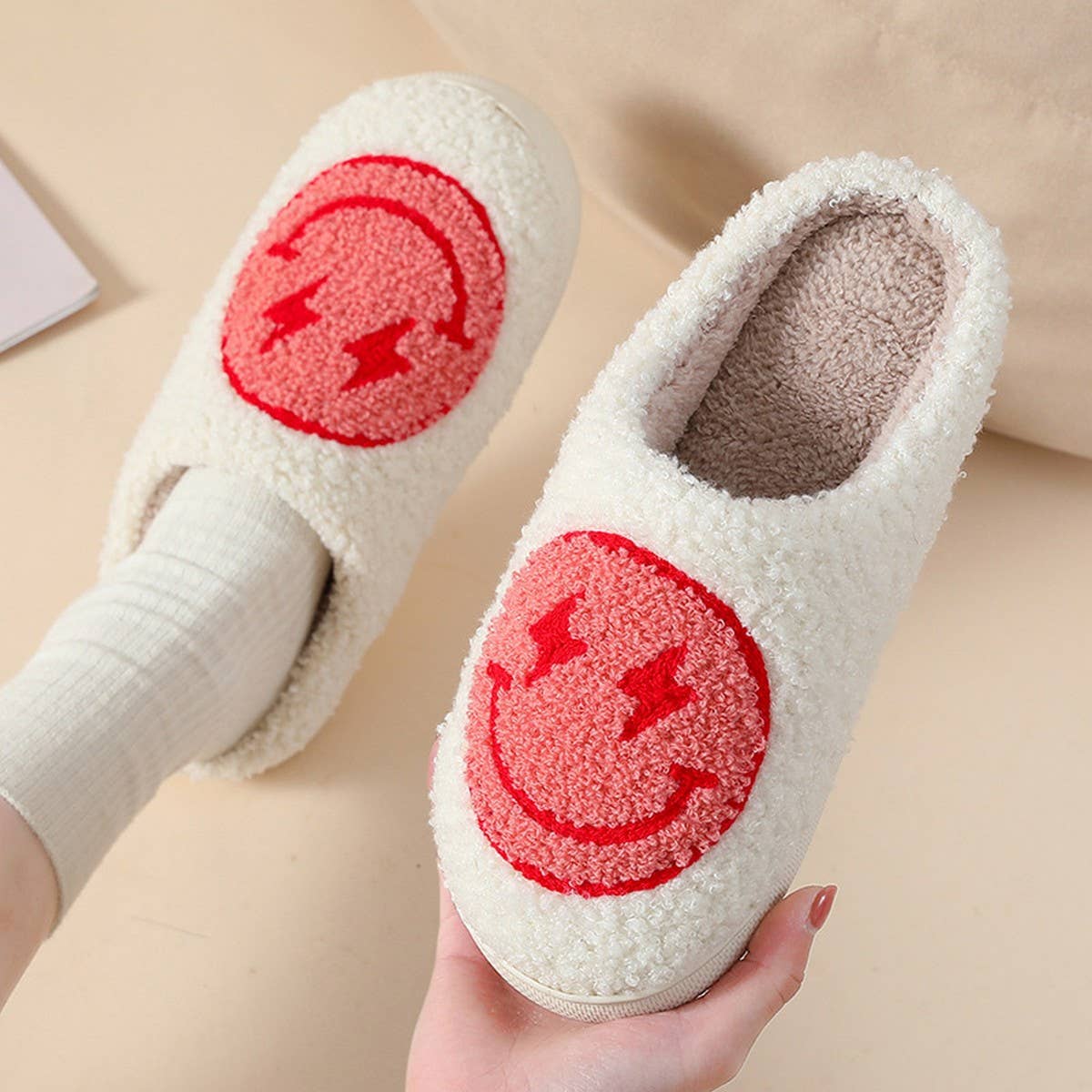 THUNDER EYE SMILING FACE LEOPARD PLUSH SLIPPERS