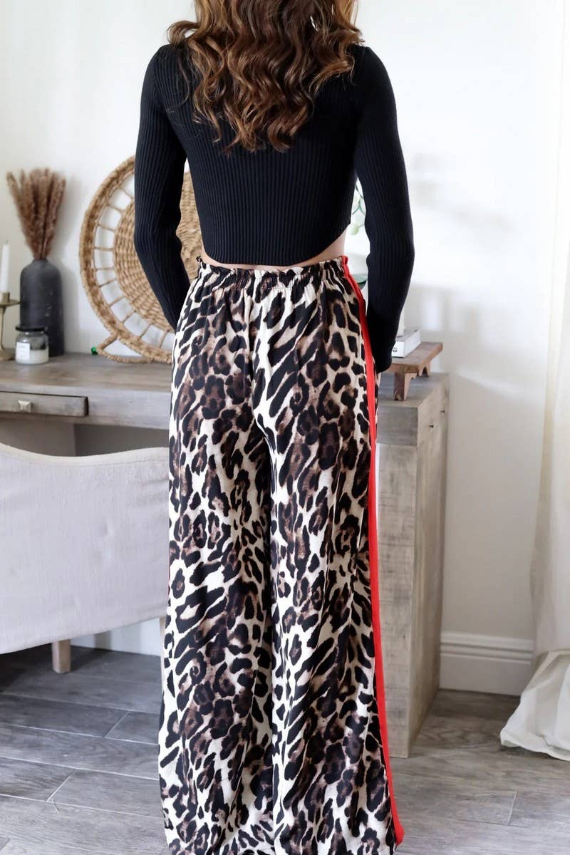 CWBLP2039_LEOPARD PRINT PATCHWORK ELEGANT WIDE-LEG TROUSERS