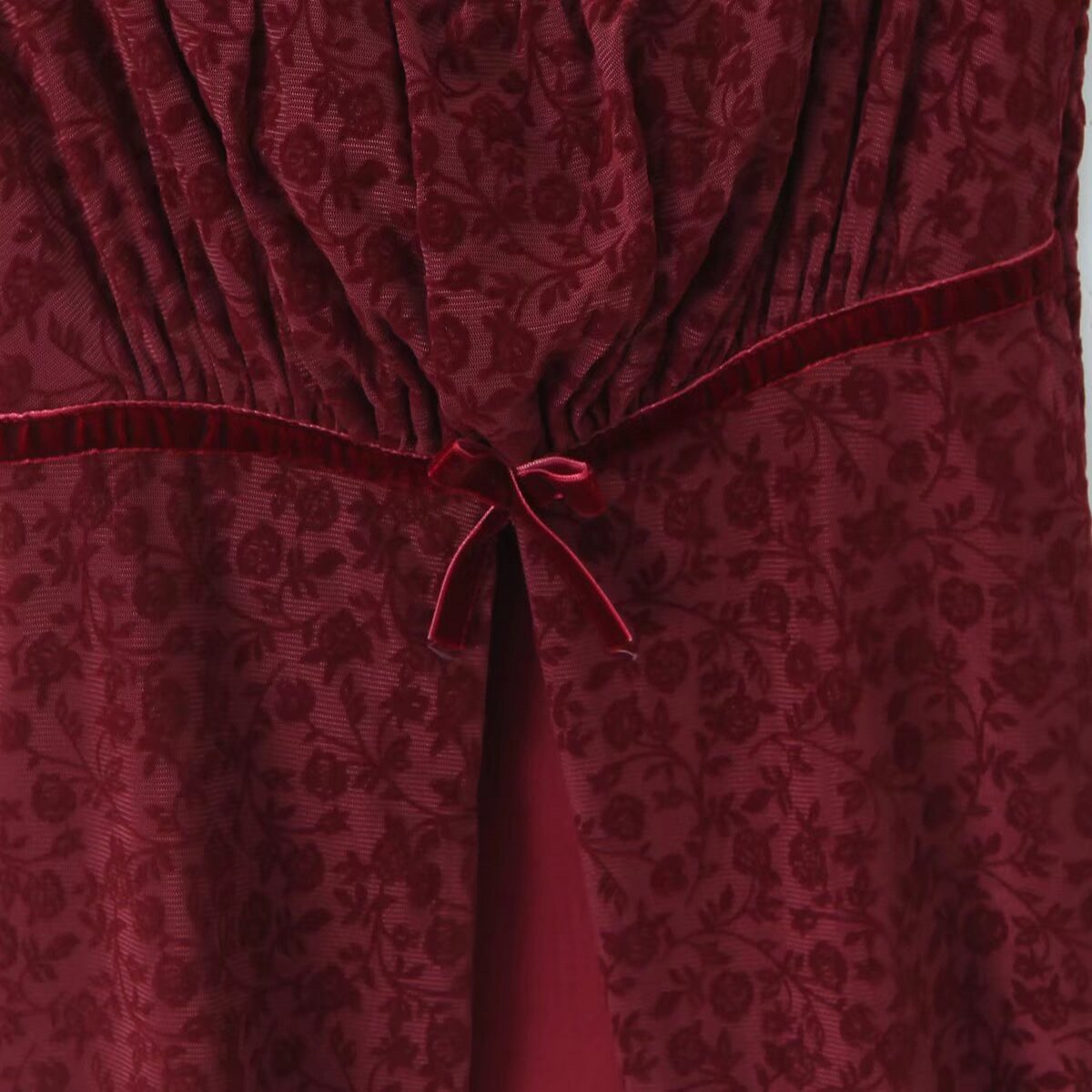 Elegant Split Blouse ? Bow Accent Design