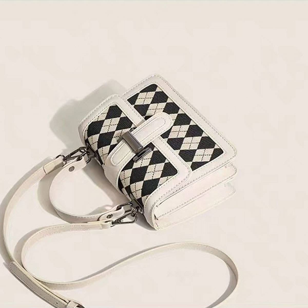 SMALL HIGH-END FASHIONABLE CHAIN SHOULDER BAG_CWAB3440