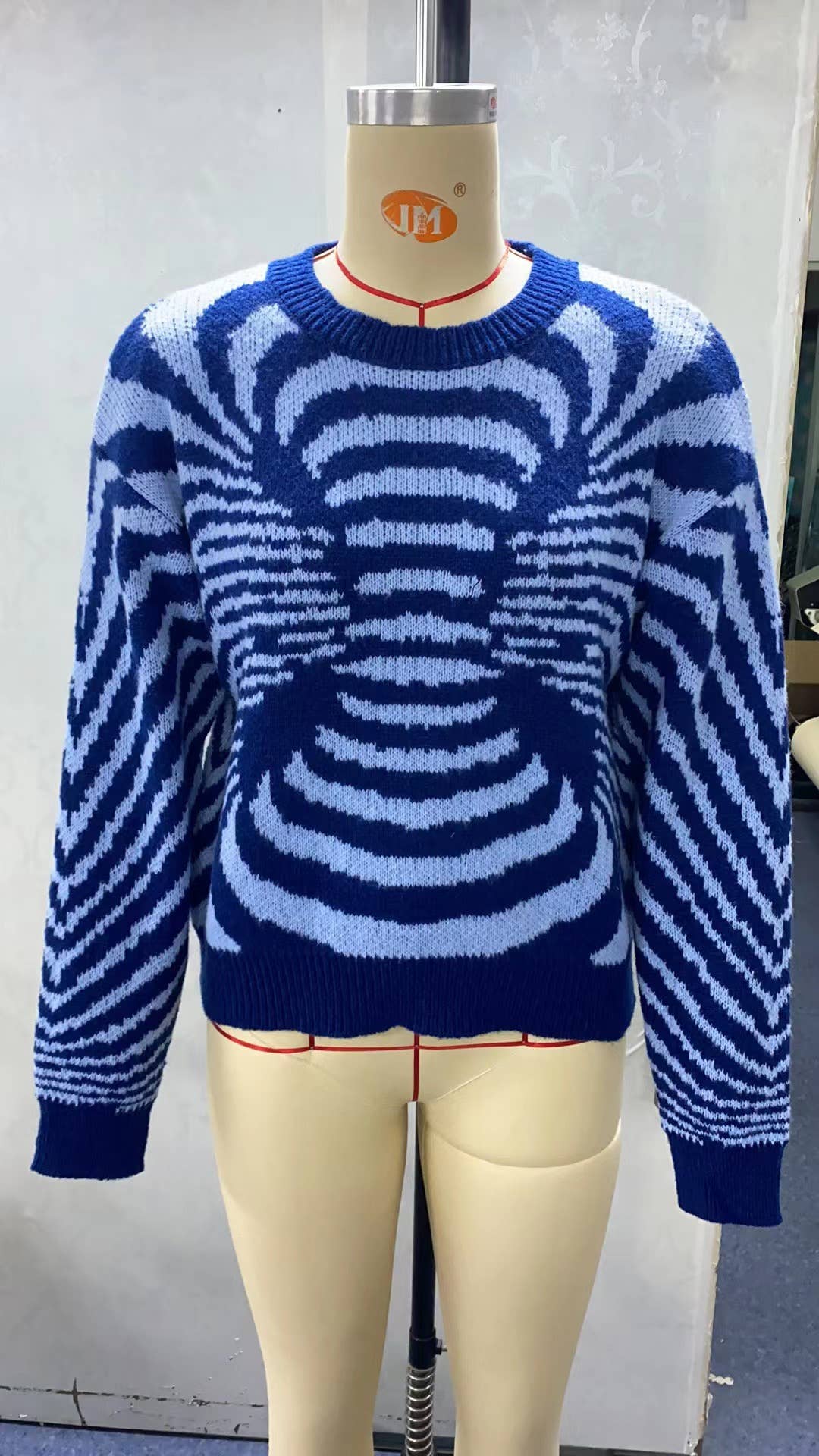 CREW-NECK STRIPED LONG-SLEEVED SHORT SWEATE