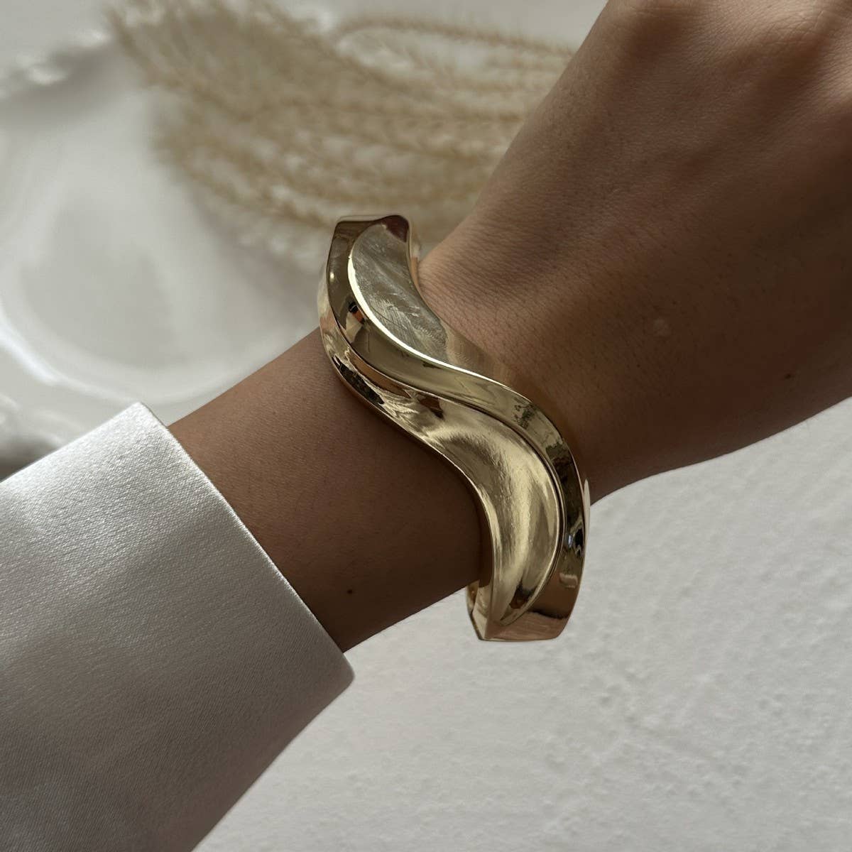 DESIGN IRREGULAR FASHION ALLOY SMOOTH BRACELET