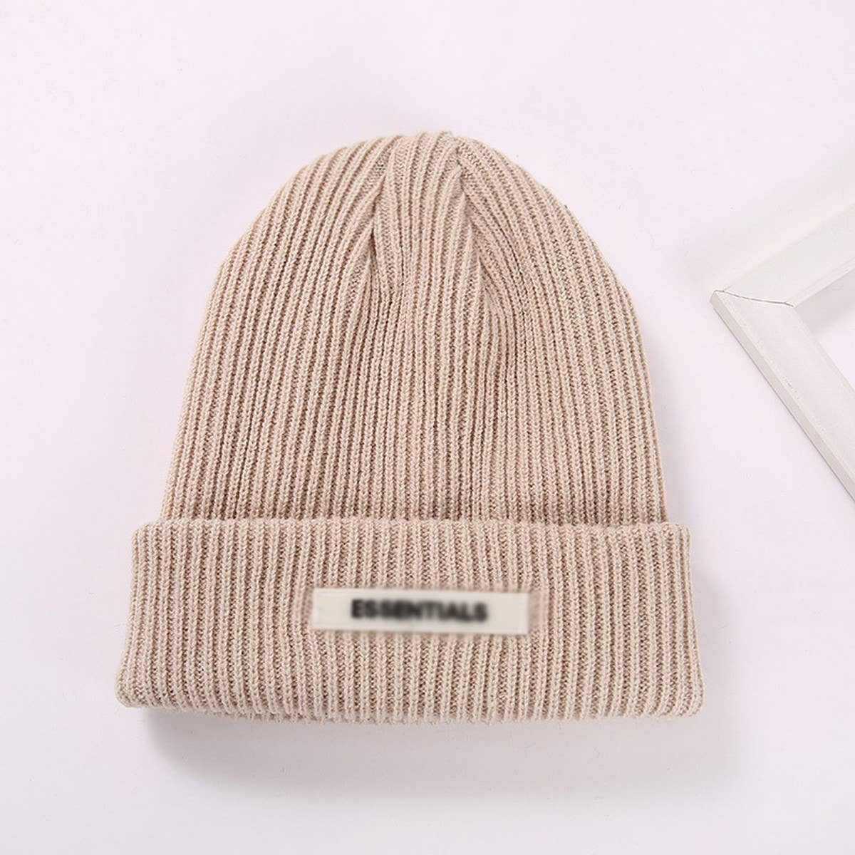 CWAH04342_ESSENTIALS LETTER PATCH KNIT BEANIE HAT