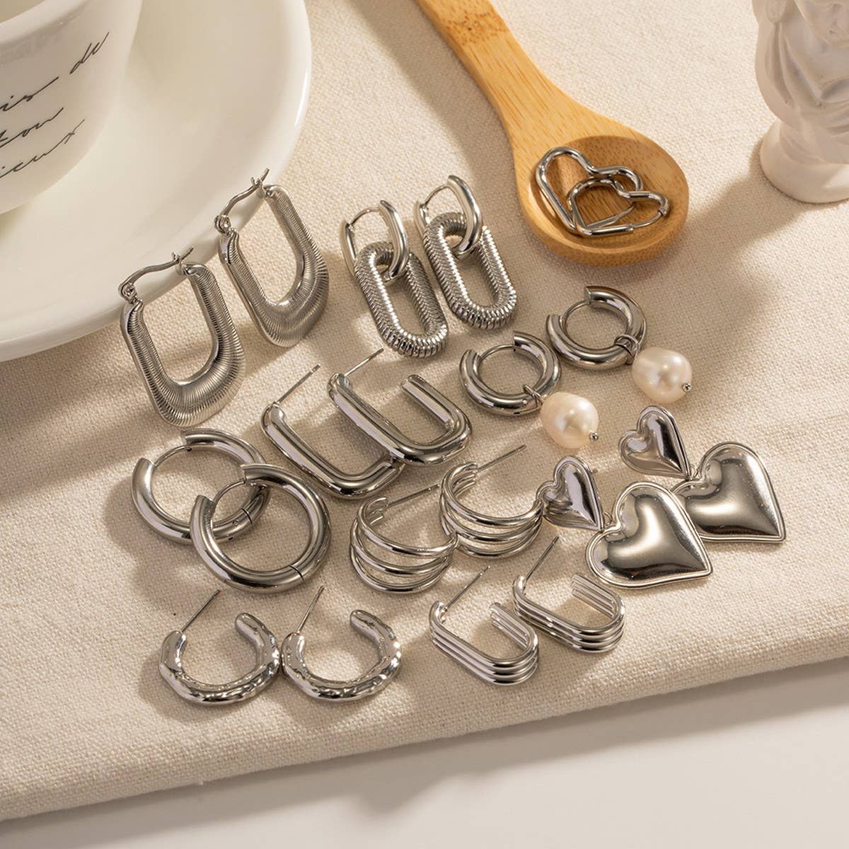 HIGH-GRADE LIGHT LUXURY TITANIUM STEEL EARRINGS