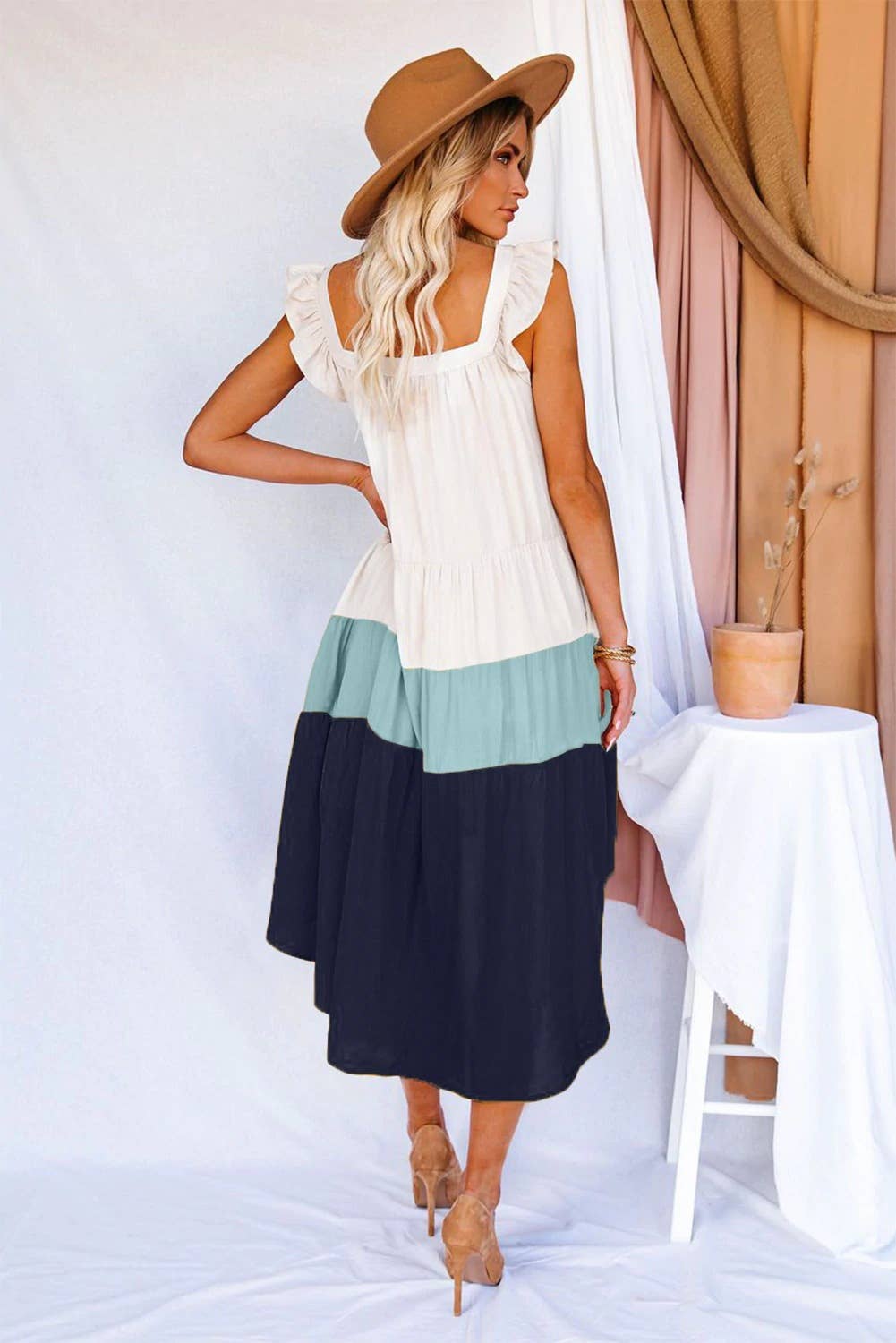 Bohemian-style two-tone square neck halter dress