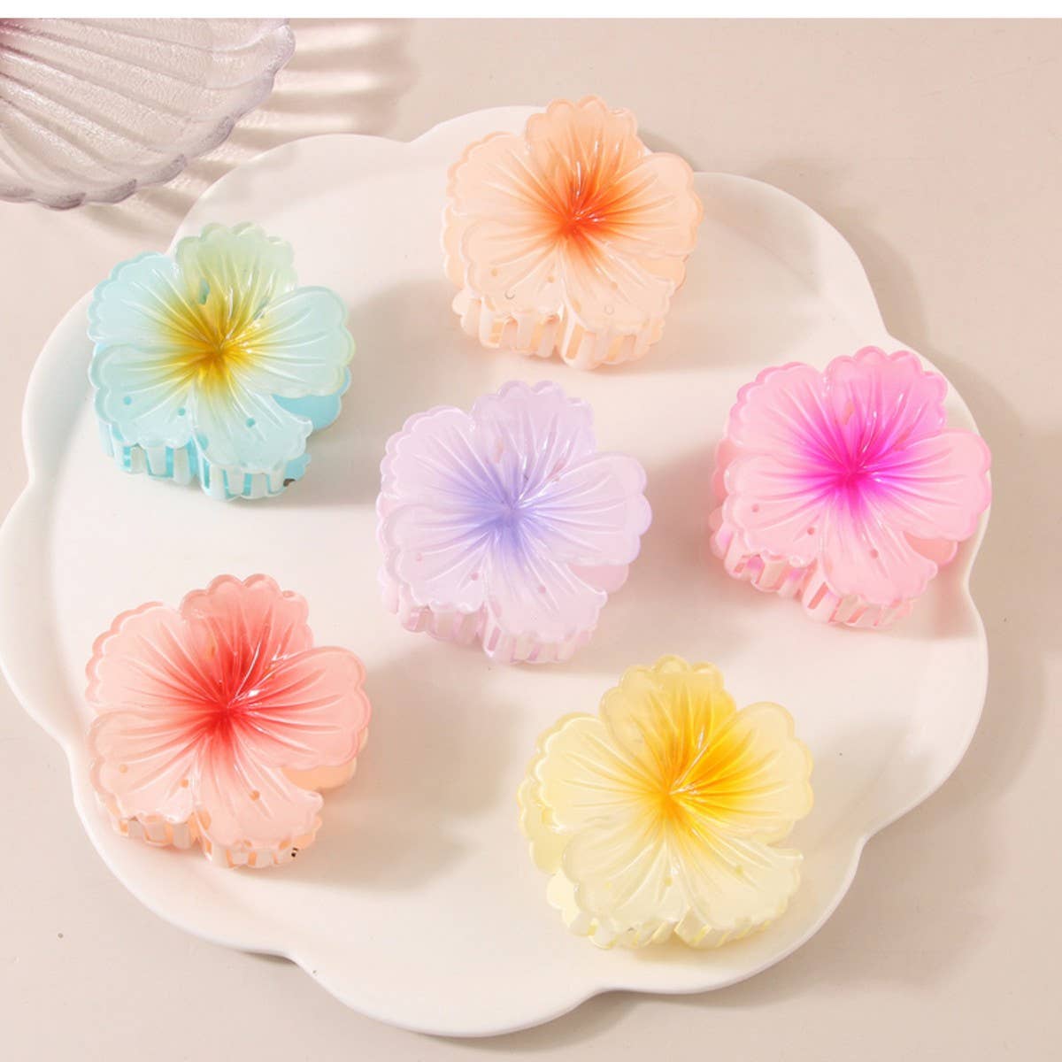 Gradient Flower Hair Claw - Elegant Summer Style