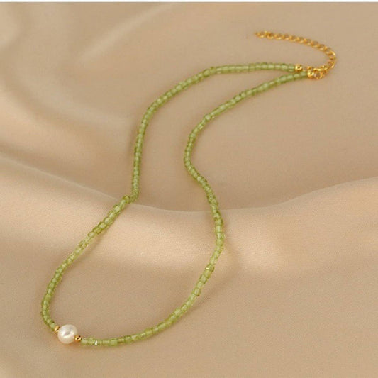 Pearls stacked on double-layer collarbone chain