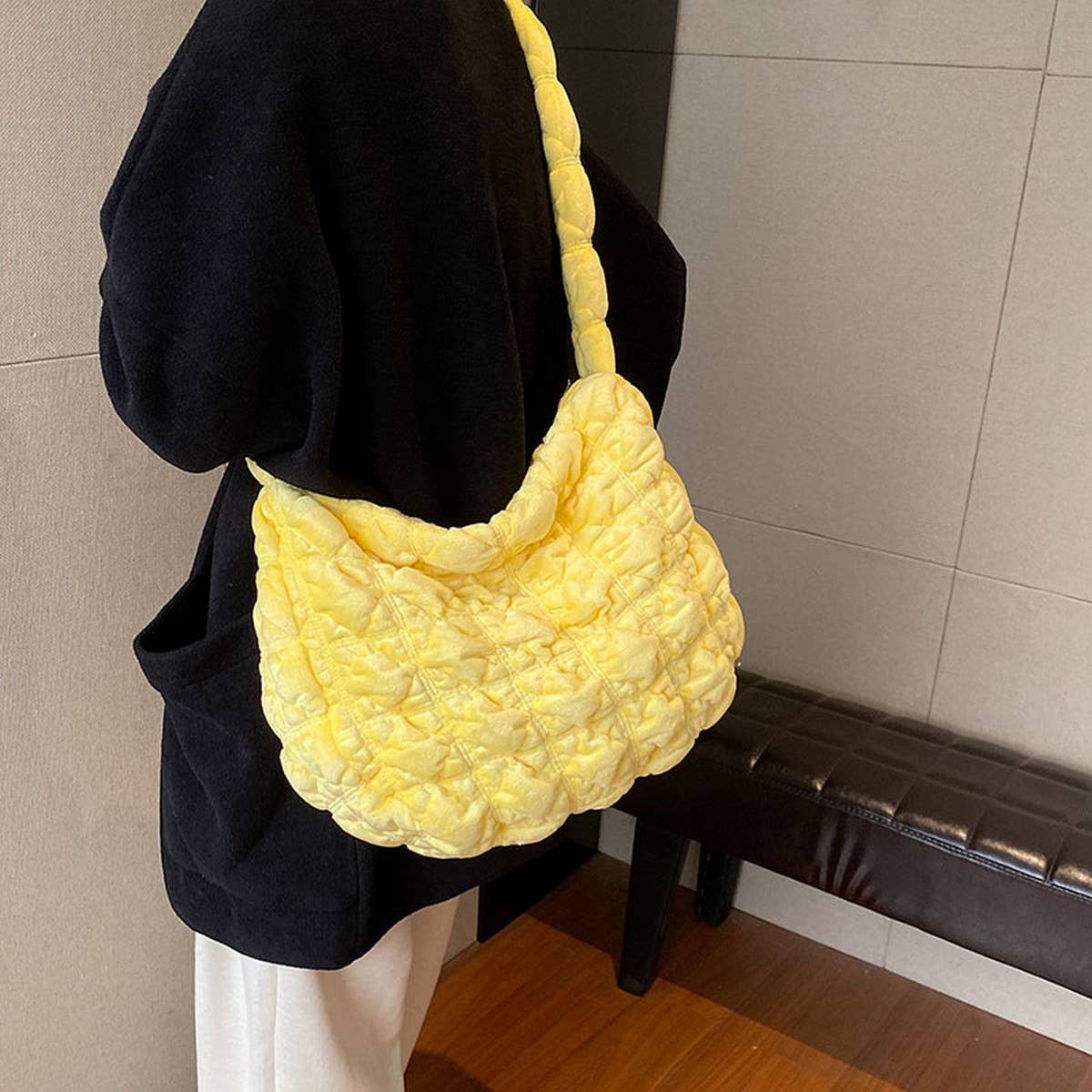 Velvet Puffy Cloud Shoulder Crossbody Bag_ WMBG6936-023