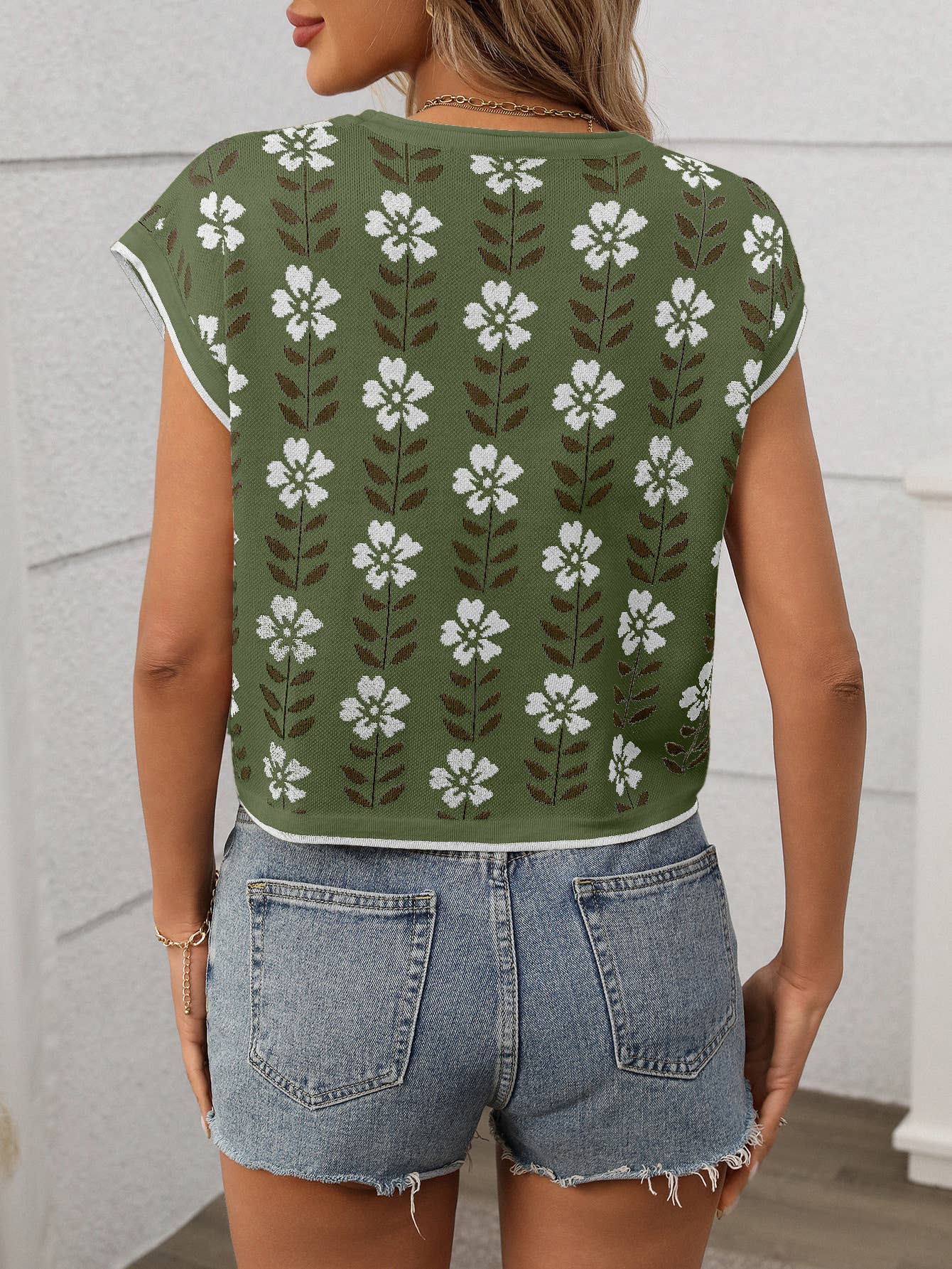 Crop short sleeve crew-neck knit floral sweater