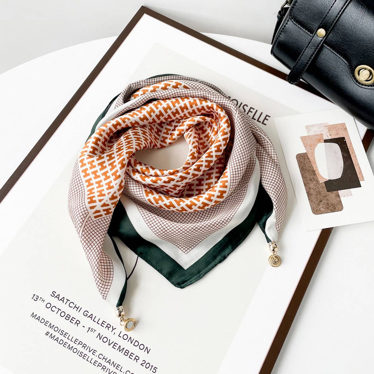 Magnetic Print Triangle Scarf for  Spring Style