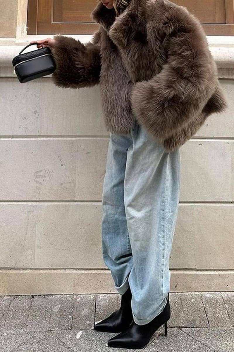 CWOCO0966_BROWN LAPEL PLUSH LOOSE FUR COAT